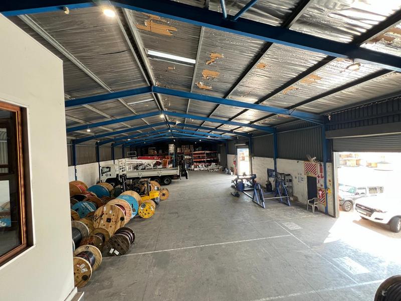 To Let Commercial Property for Rent in Neave Industrial Eastern Cape